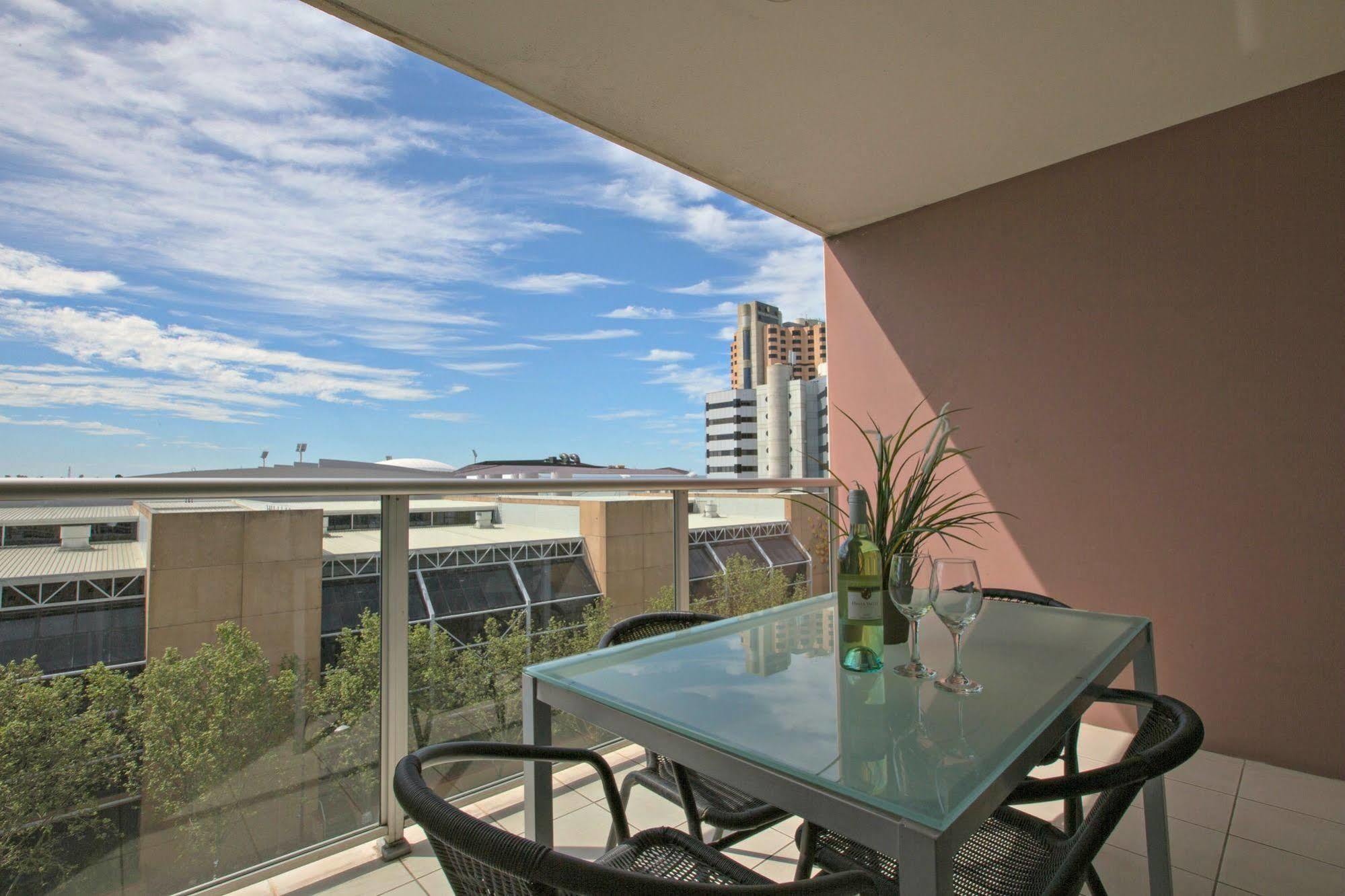 Adelaide Dress Circle Apartments - North Terrace Buitenkant foto