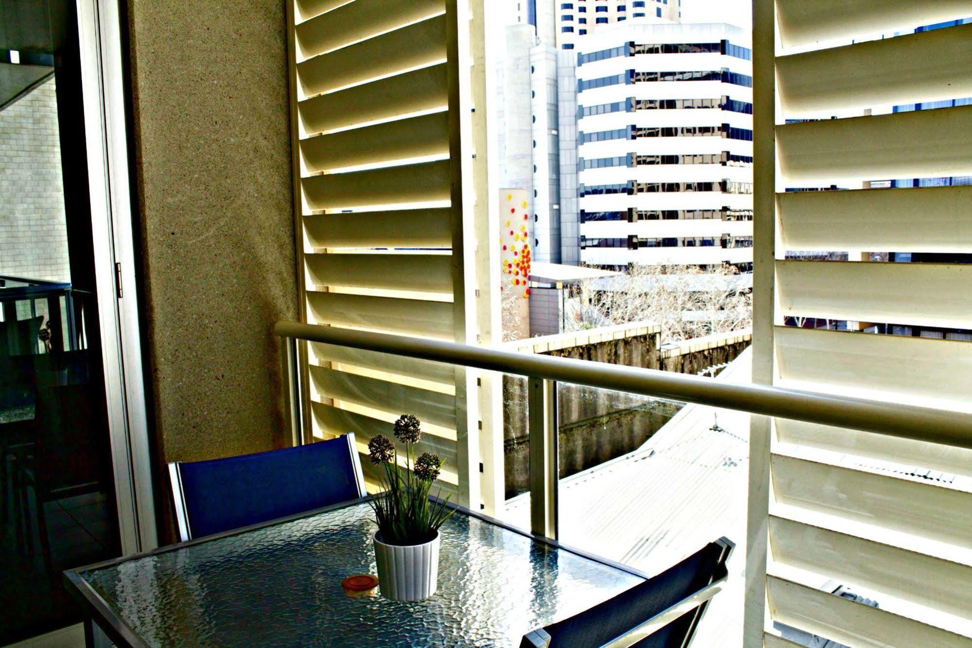 Adelaide Dress Circle Apartments - North Terrace Buitenkant foto